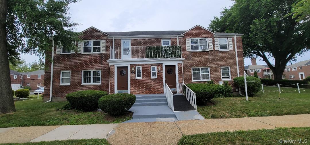 13178 Laurelton Parkway Unit Upper