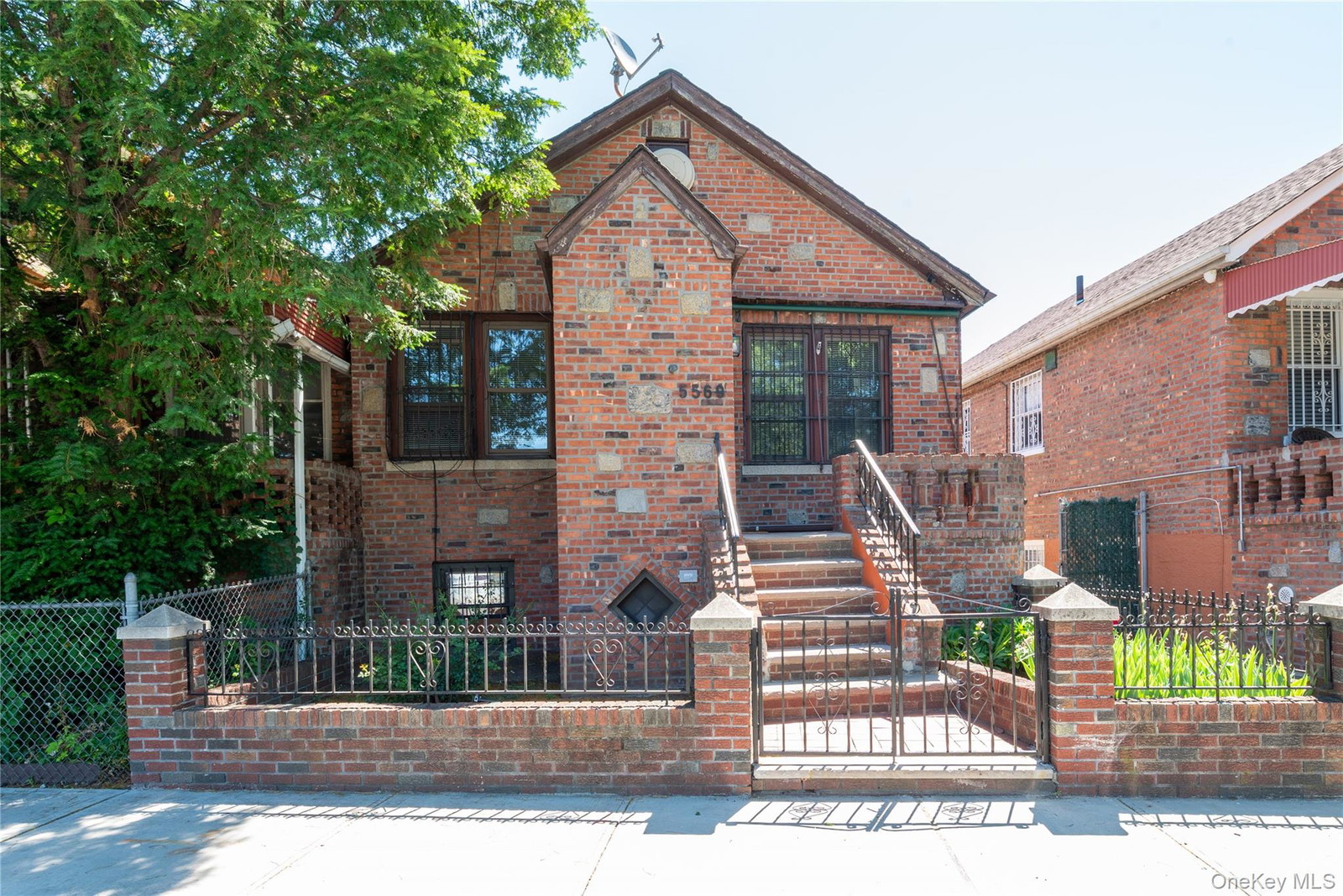 5569 Kings Hwy