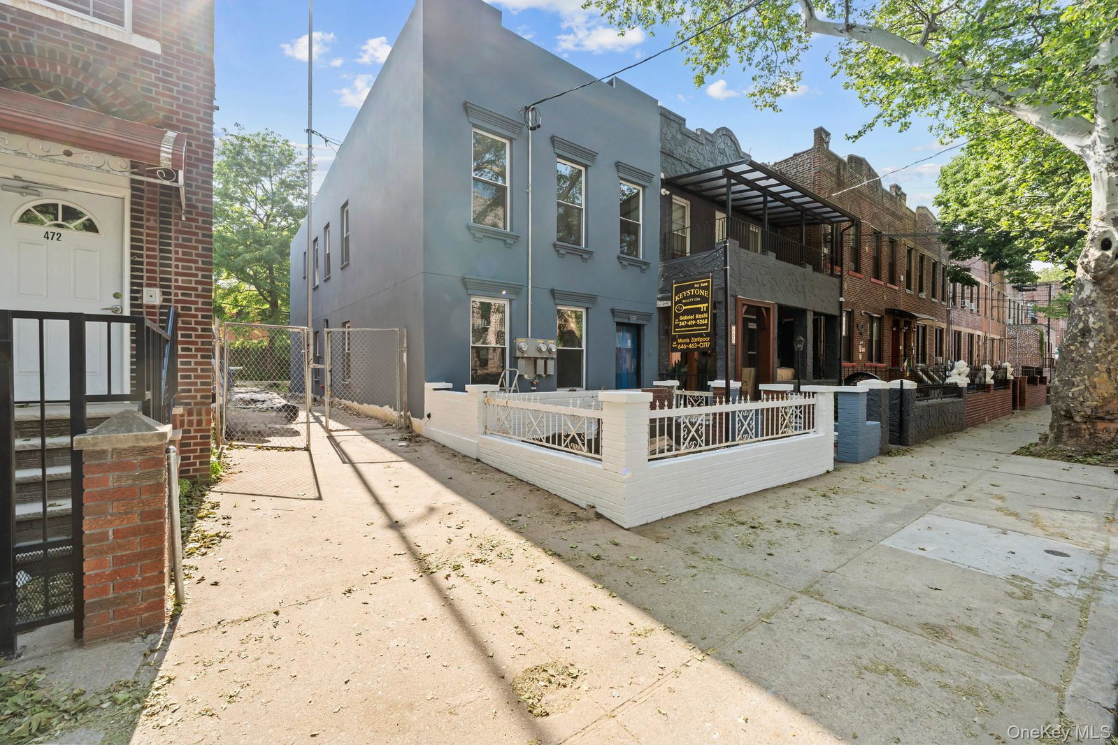 468 Herzl St