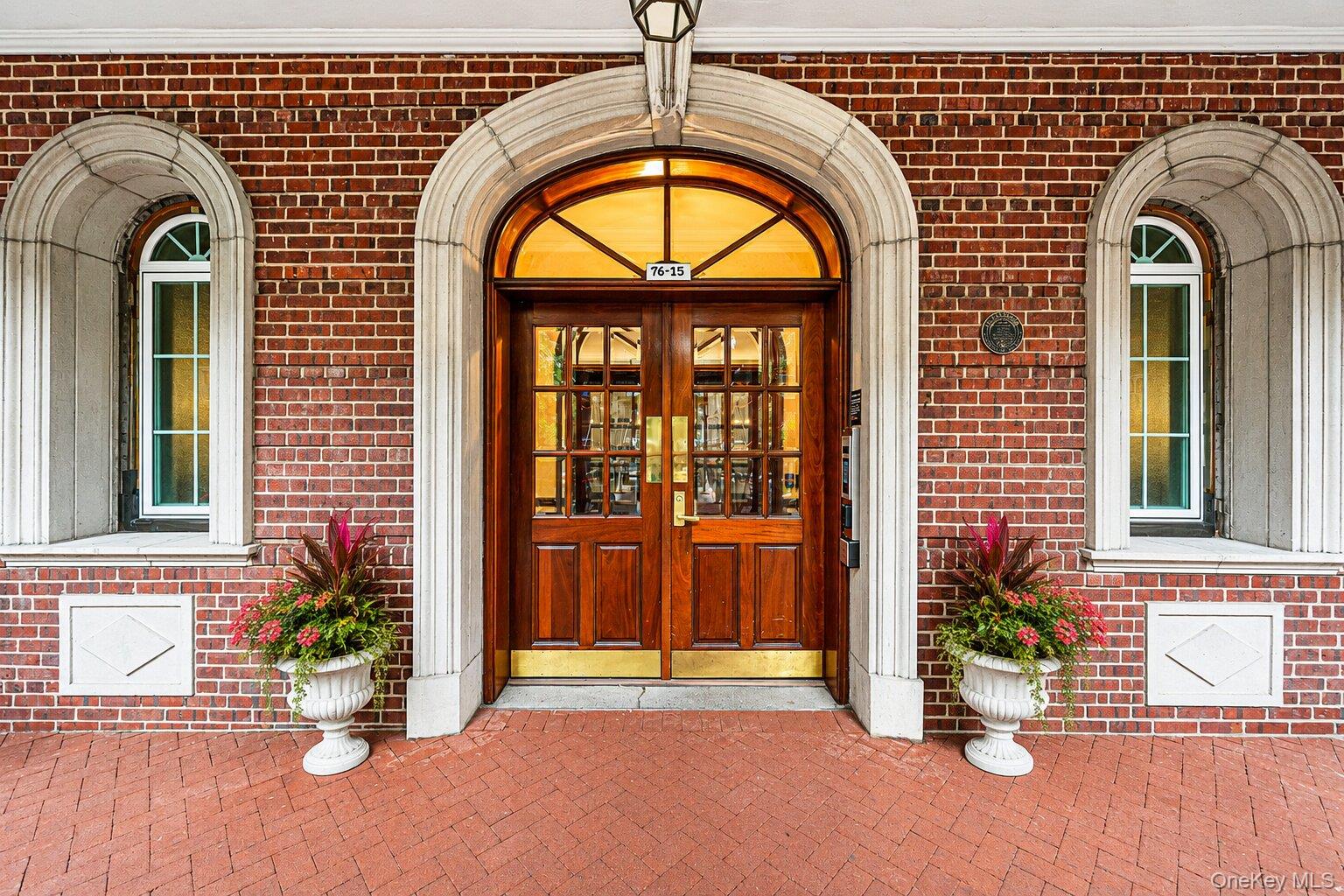 7615 35th Ave Unit 4E