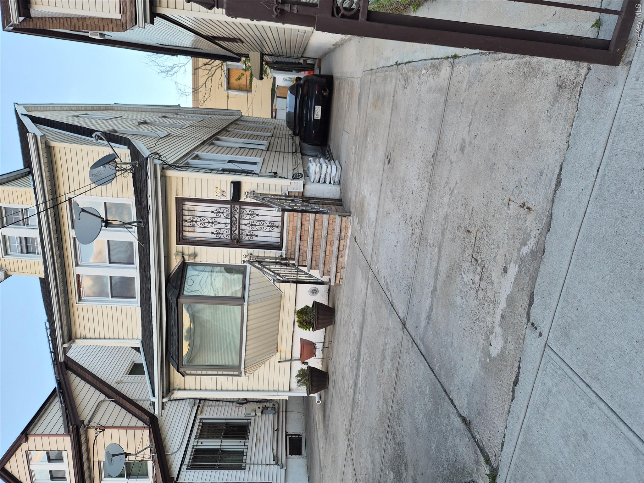 10933 135th St