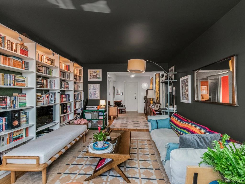 3840 Greystone Ave Unit 6P