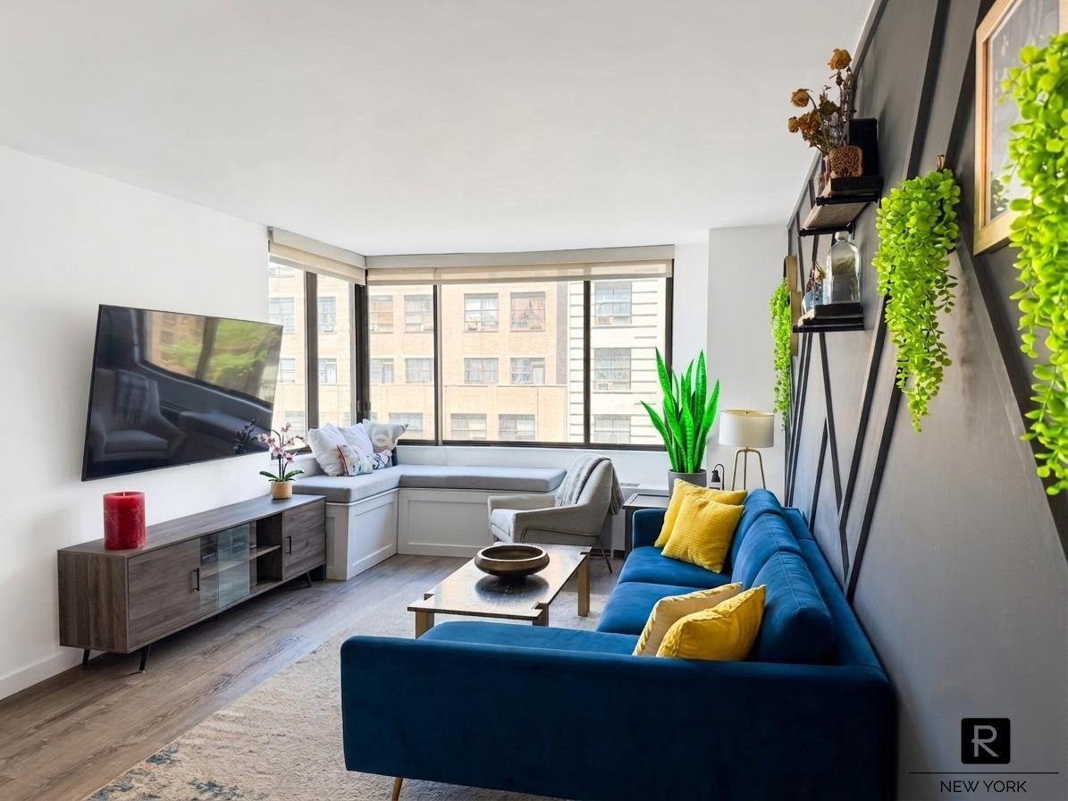 350 West 50th Street Unit 9-G