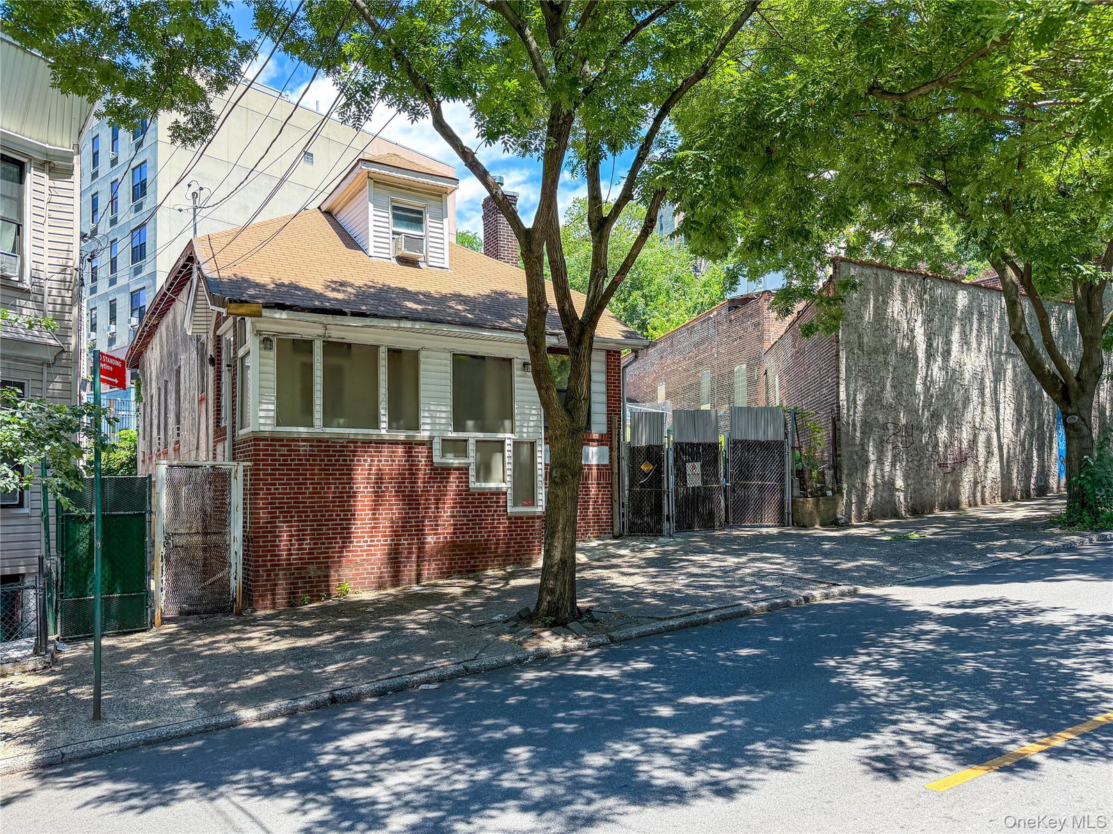 191 W 168th St