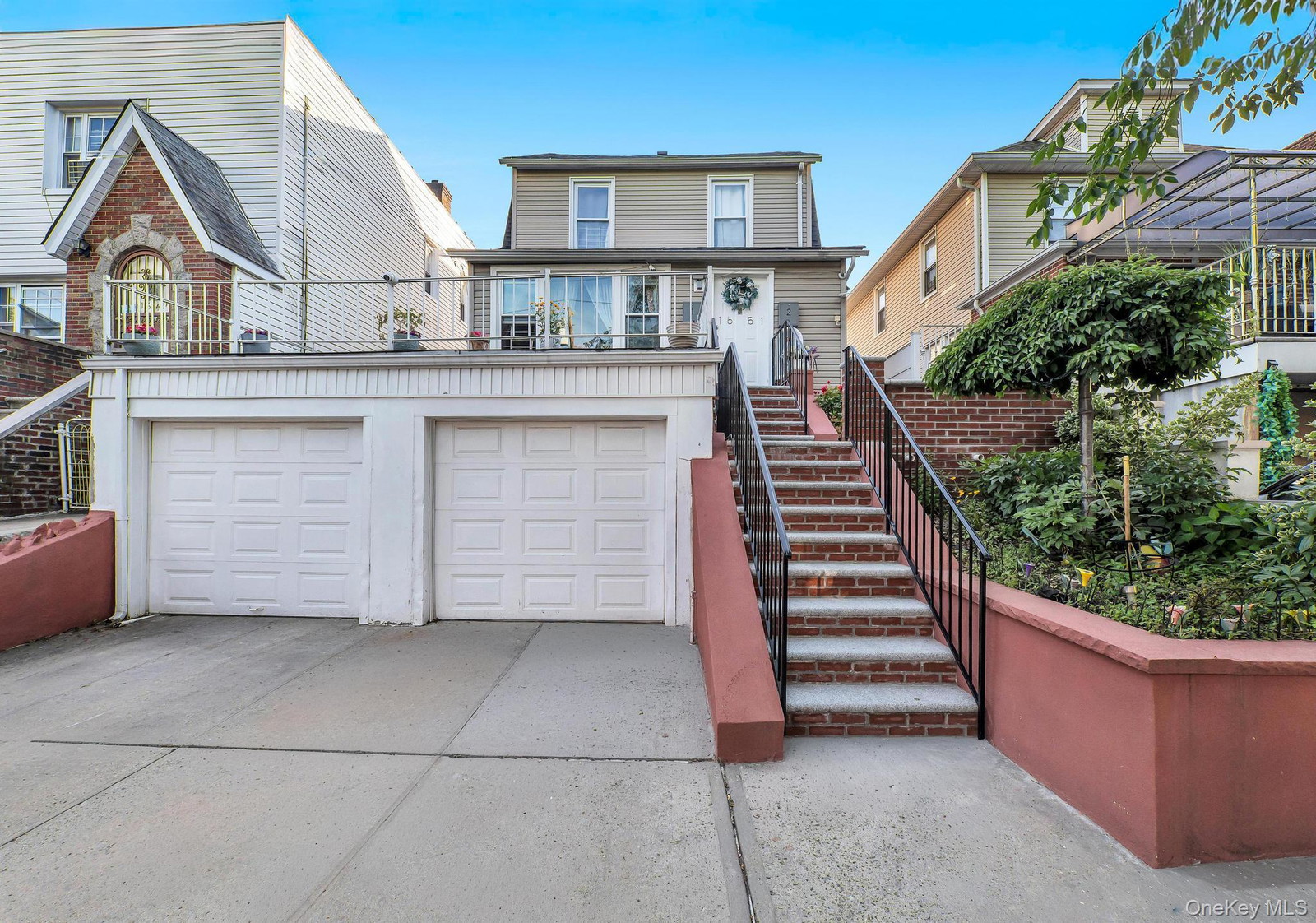 1651 Hering Ave