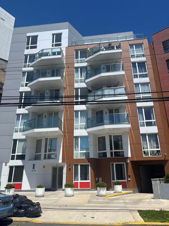 4223 Parsons Blvd Unit 5D