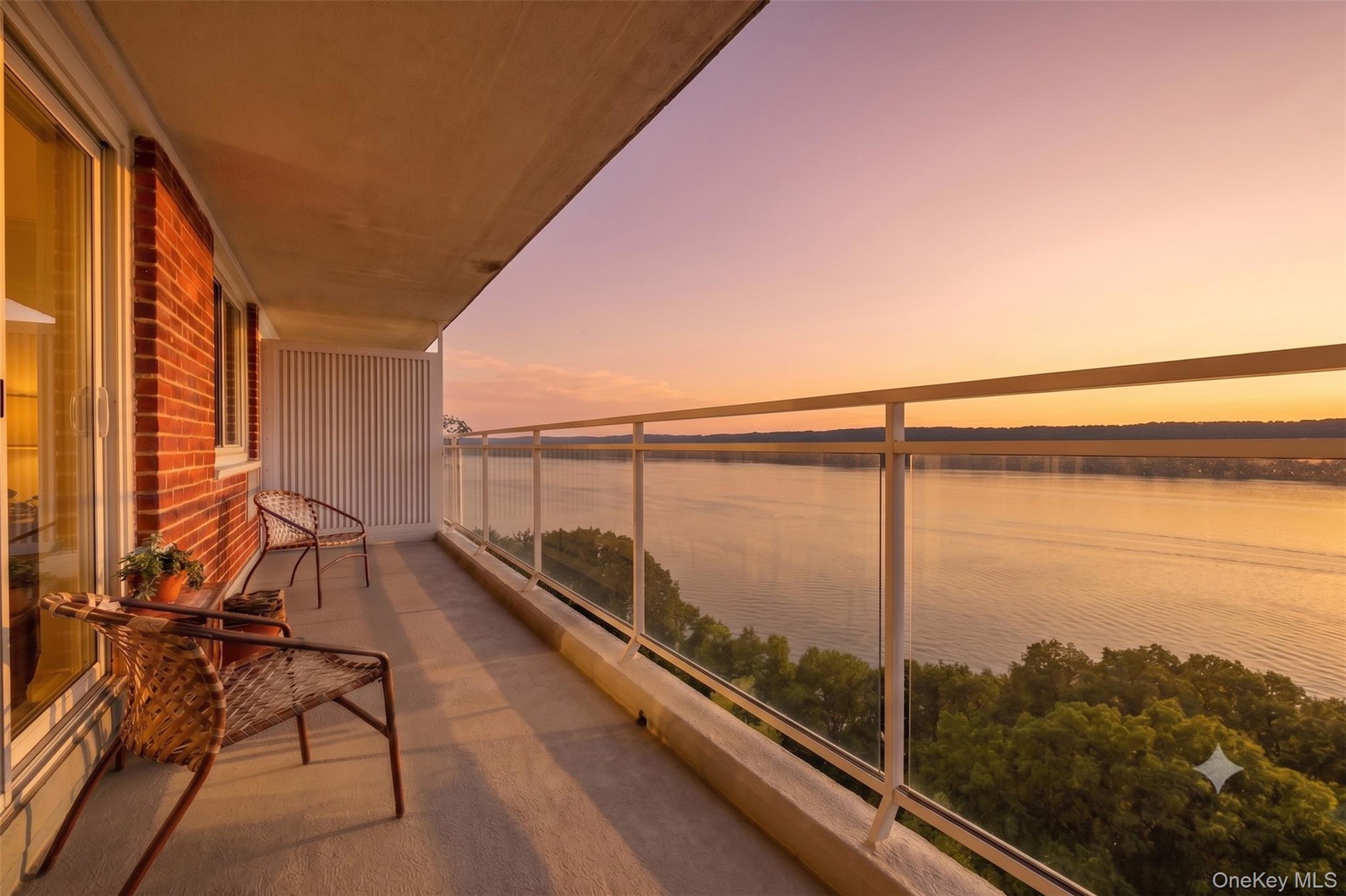 2575 Palisade Ave Unit 11J