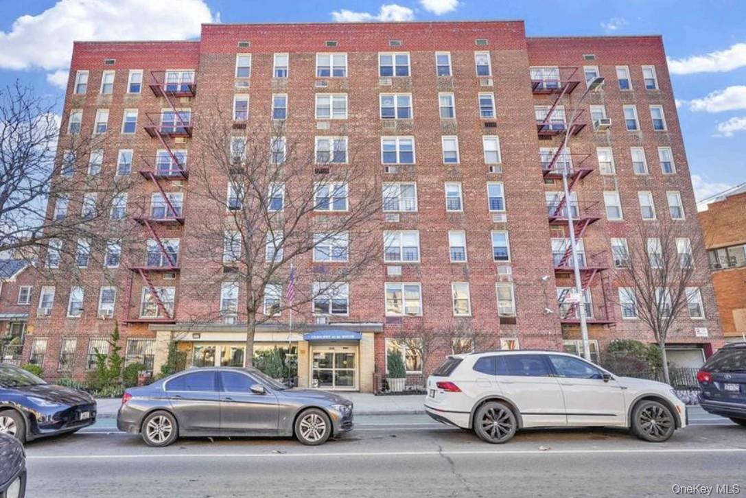 3185 Crescent St Unit 608