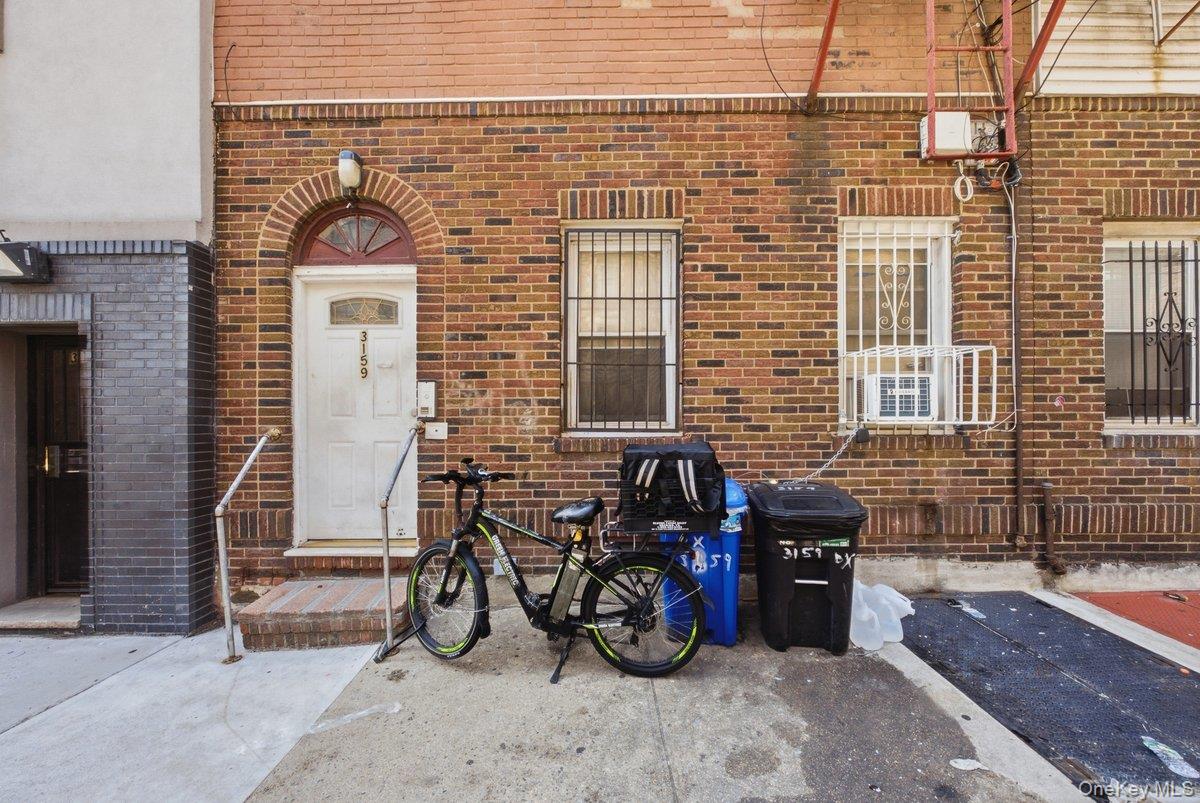 3159 Villa Ave