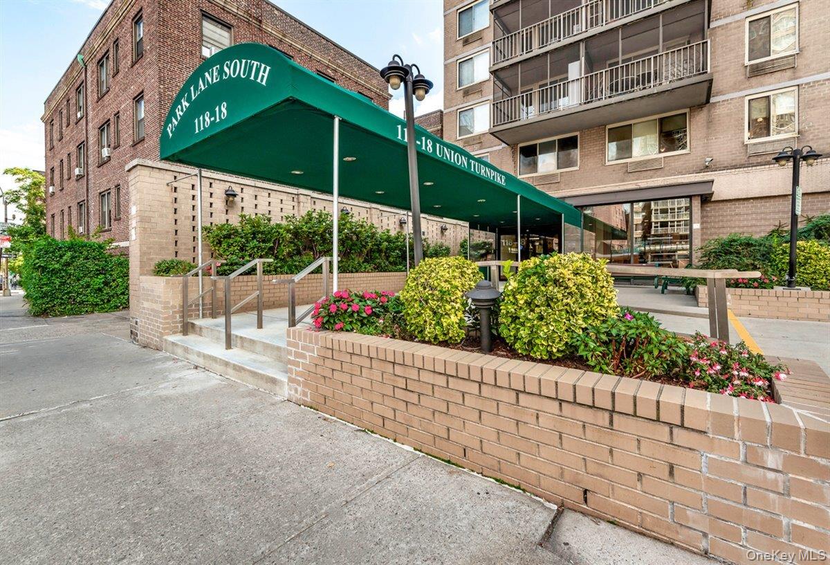 11818 Union Tpke Unit 18E