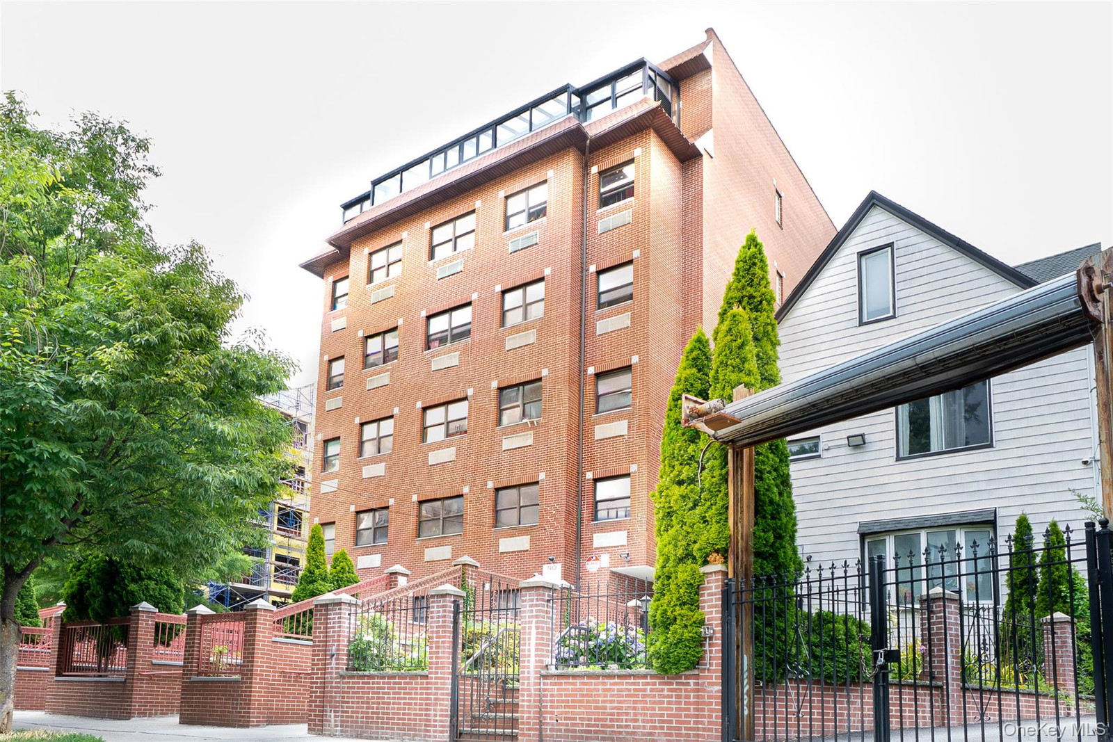 4606 88th St Unit 4B
