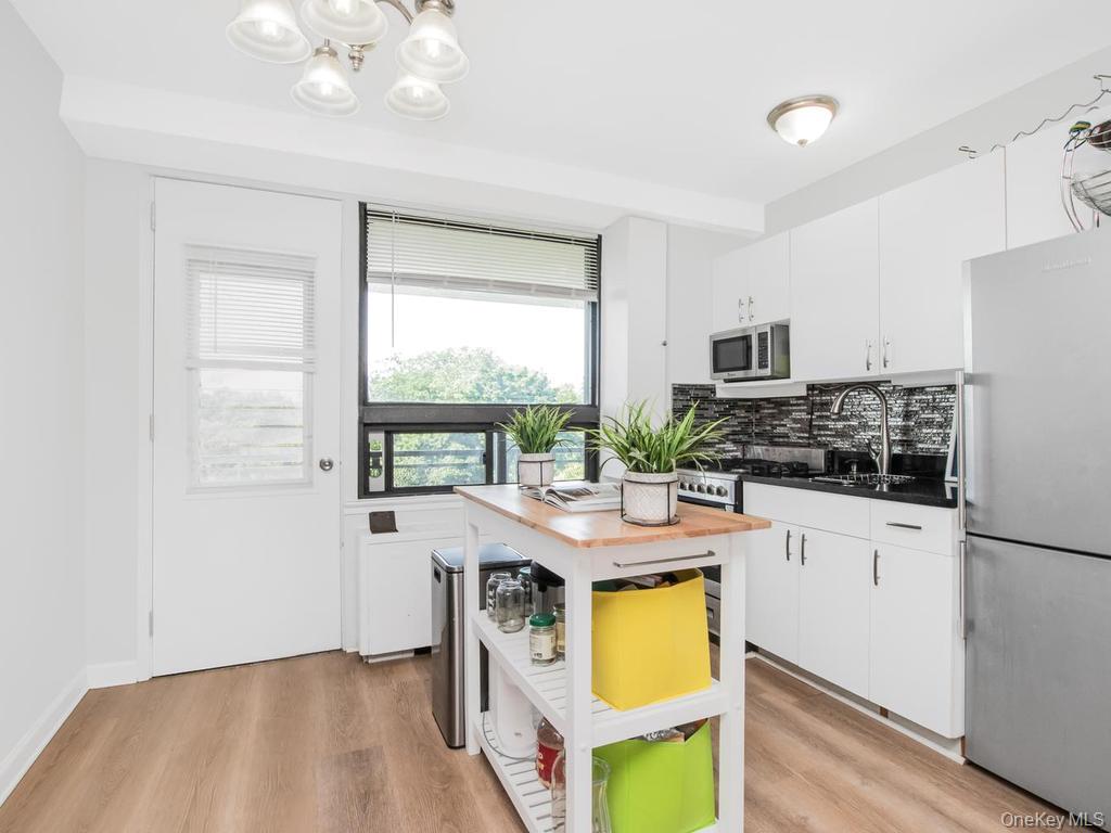 4901 Henry Hudson Parkway Unit 8N