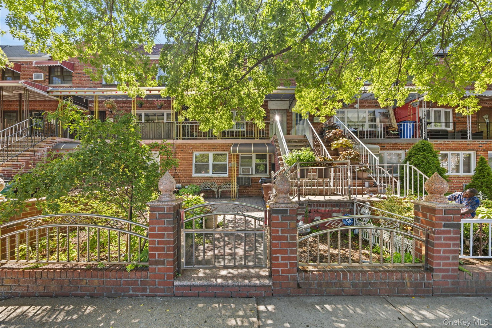 2236 Ralph Ave