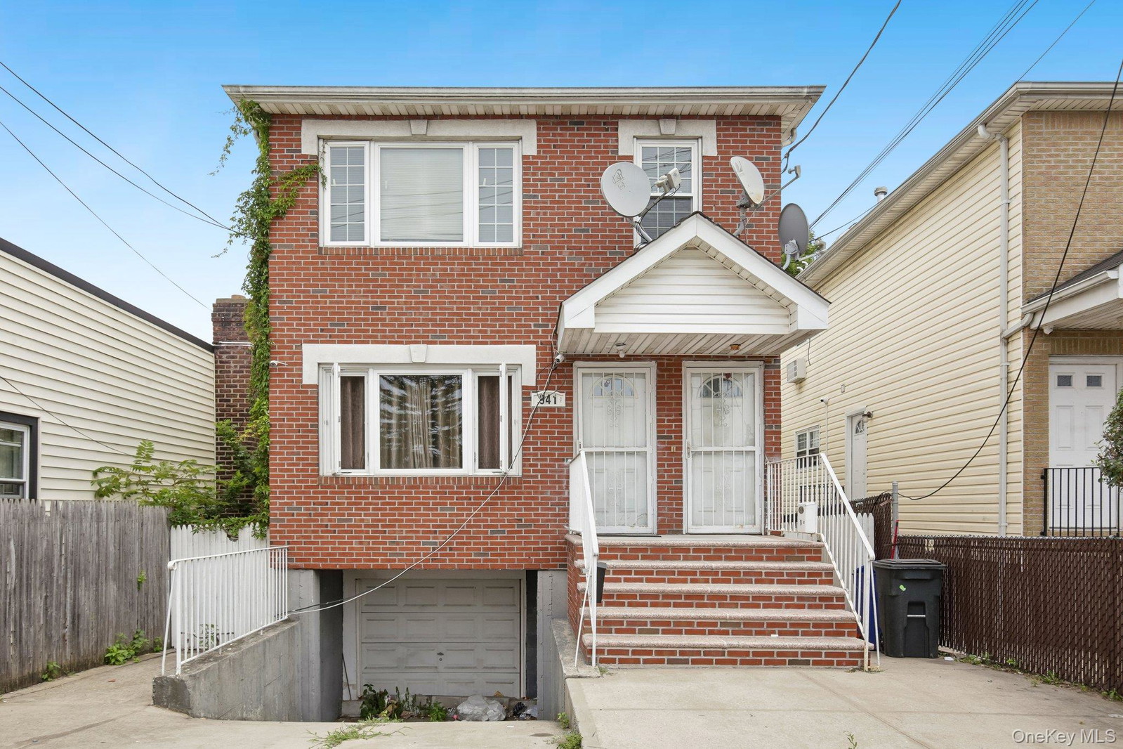 941 Crescent St