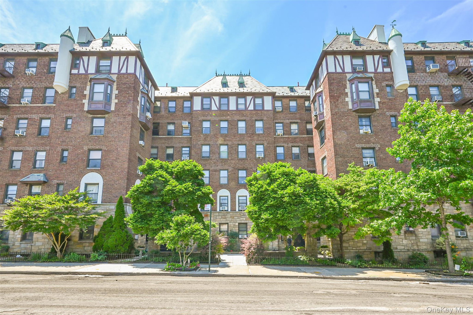 7716 Austin St Unit 5L