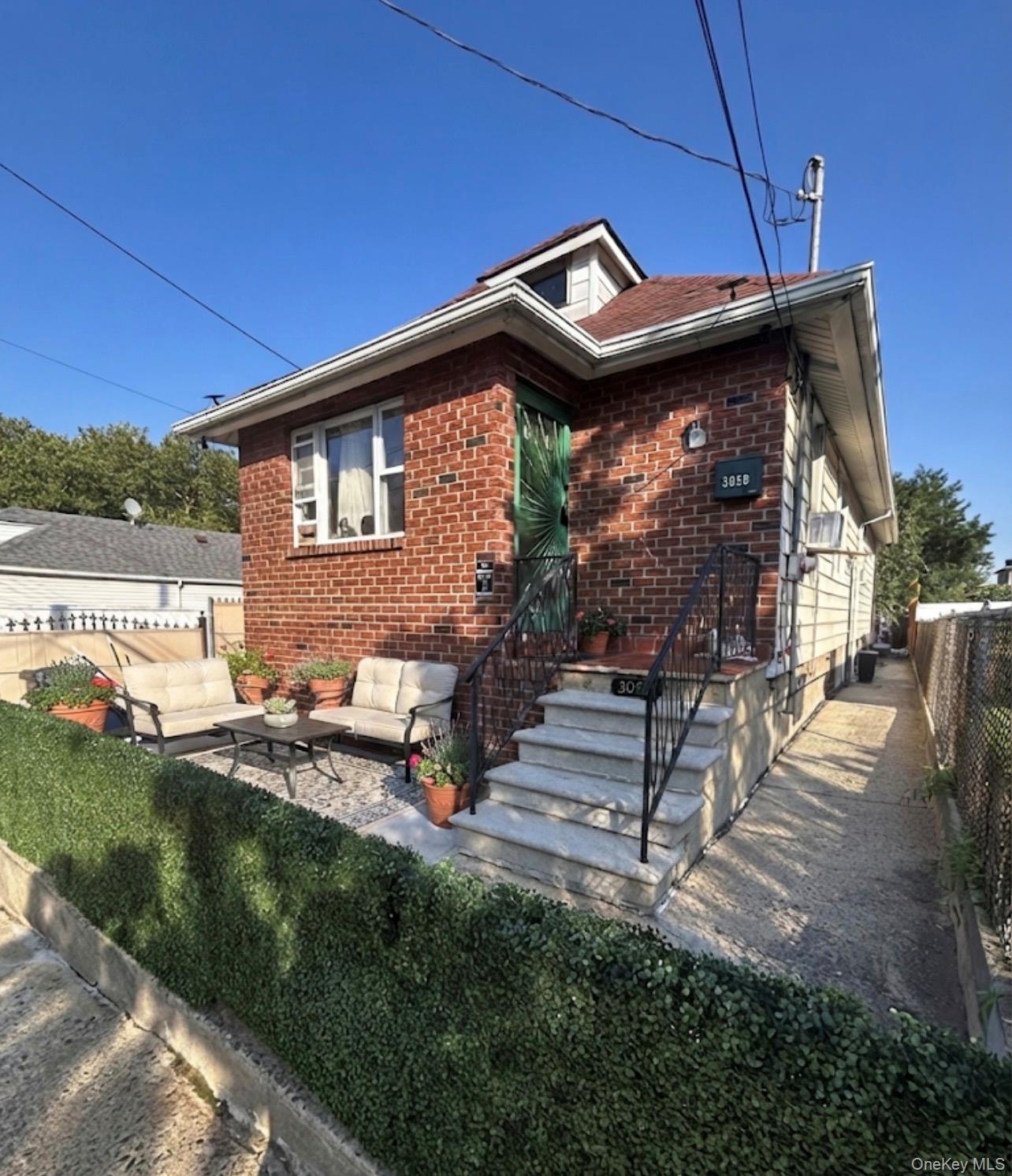 3058 Barkley Ave