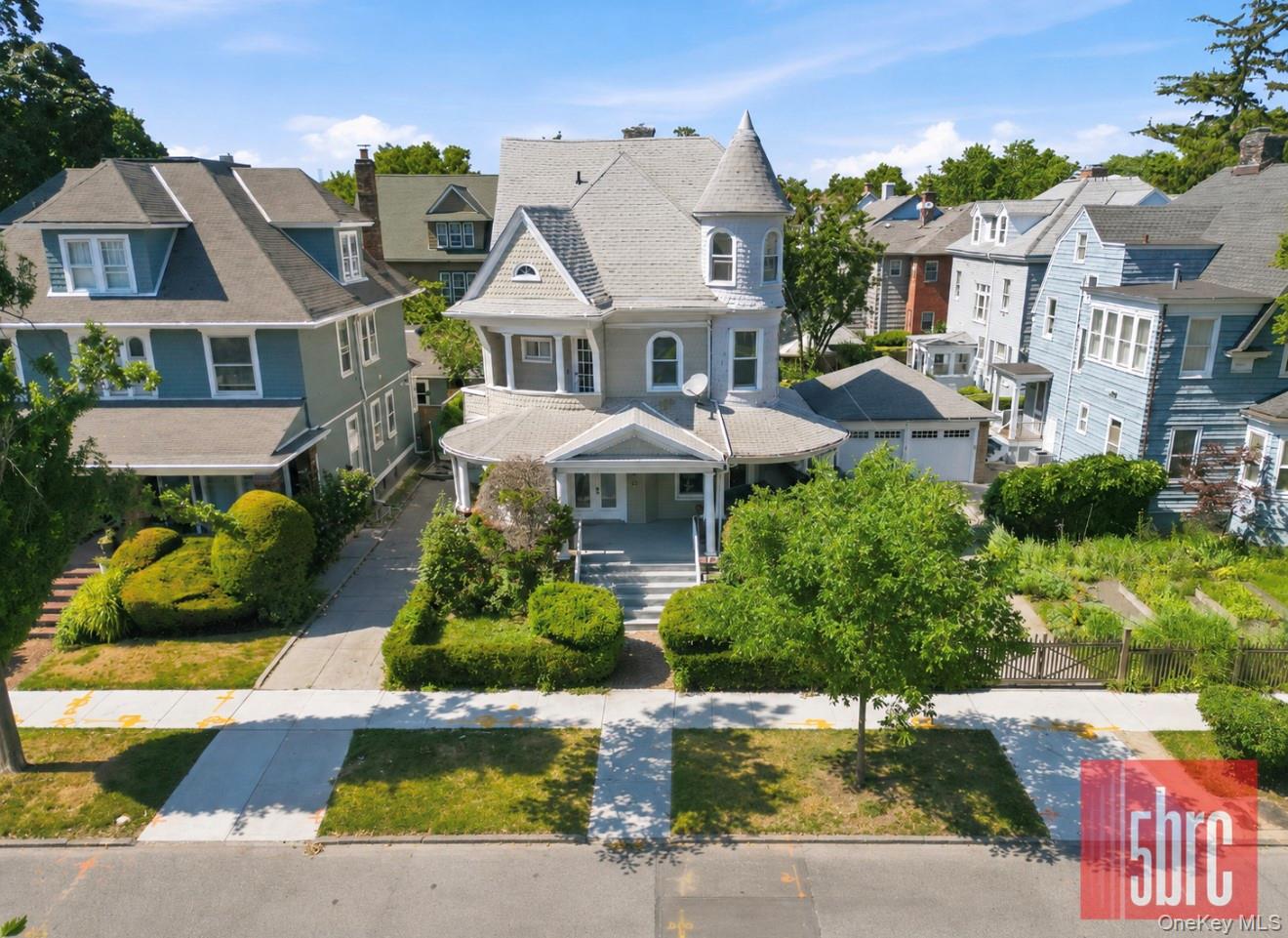 1205 Beverley Rd