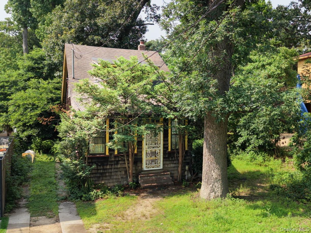 193-35 Mclaughlin Avenue