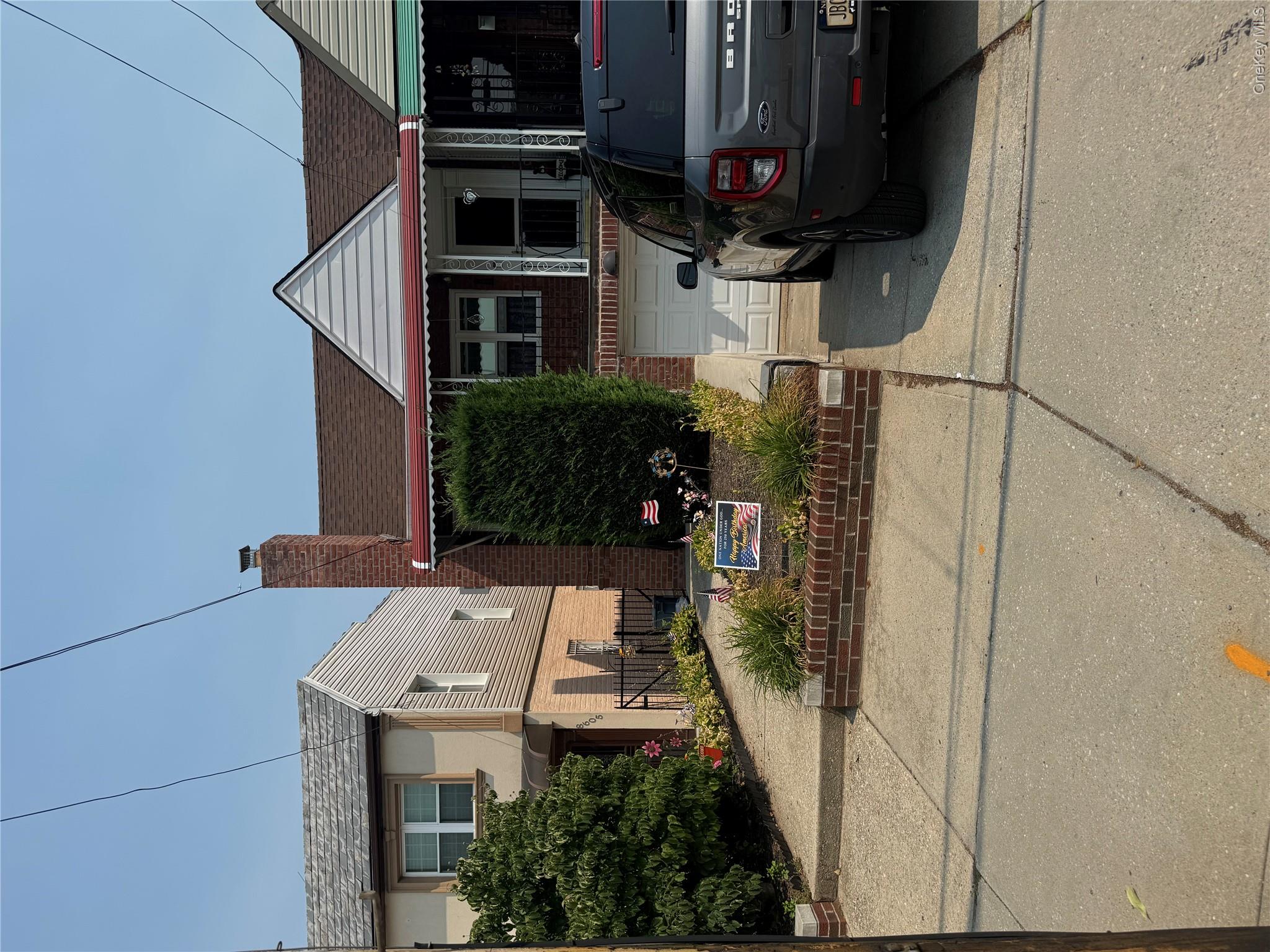 8607 77th Ave
