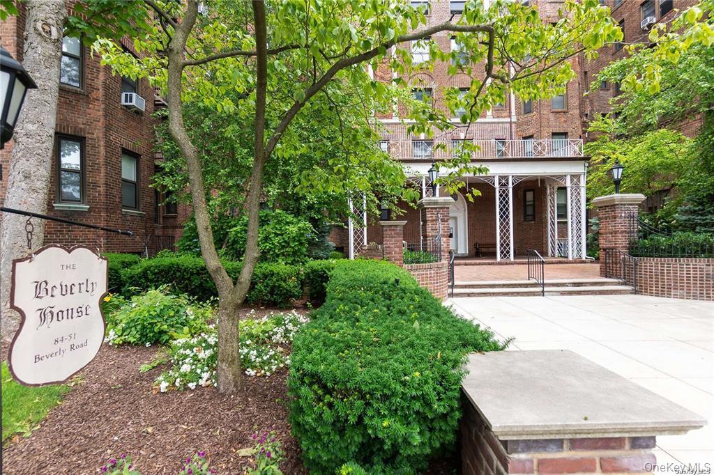 8451 Beverly Rd Unit 6R