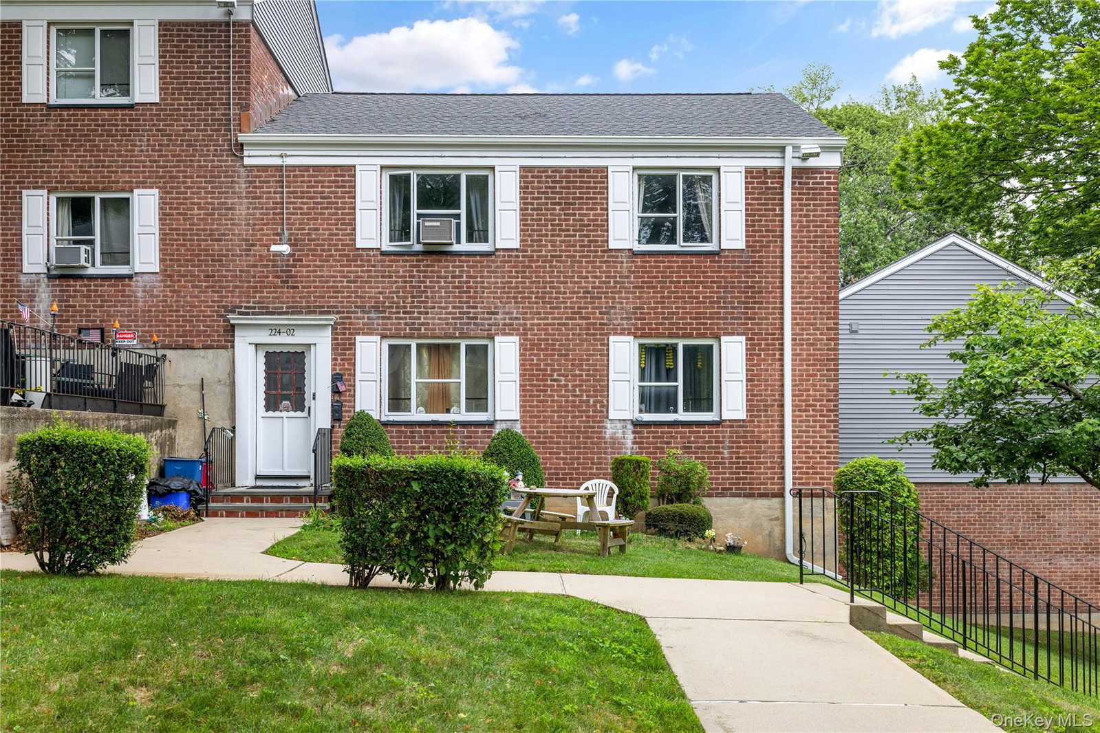 22402 Stronghurst Ave Unit 208