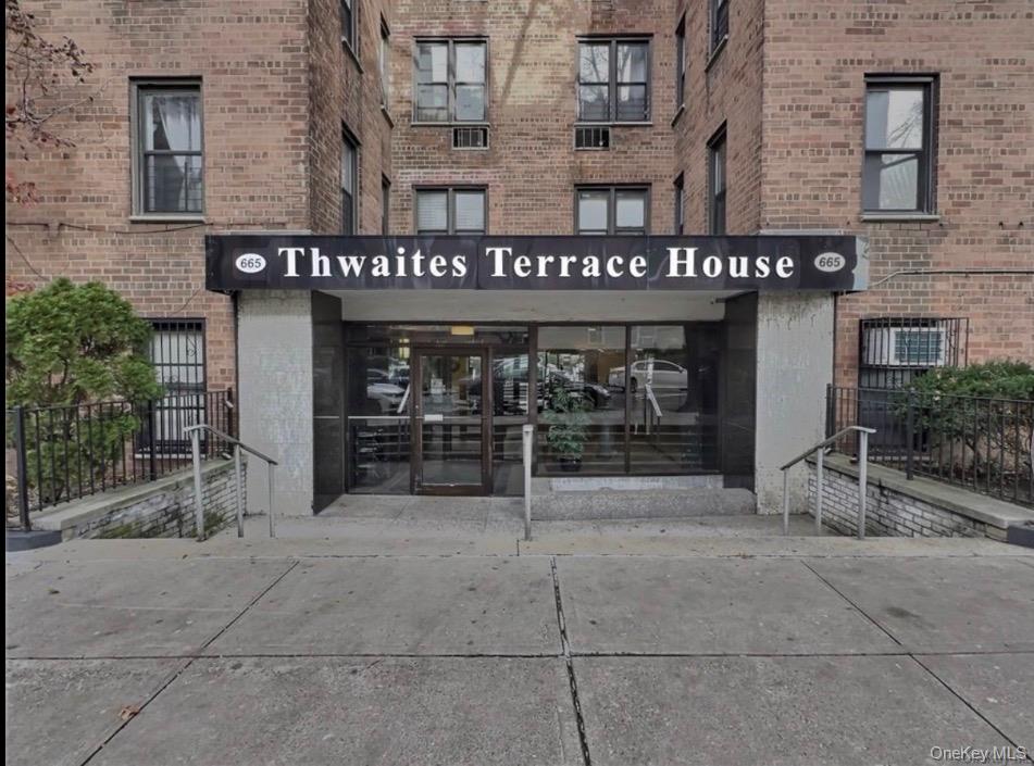 665 Thwaites Pl Unit 5X