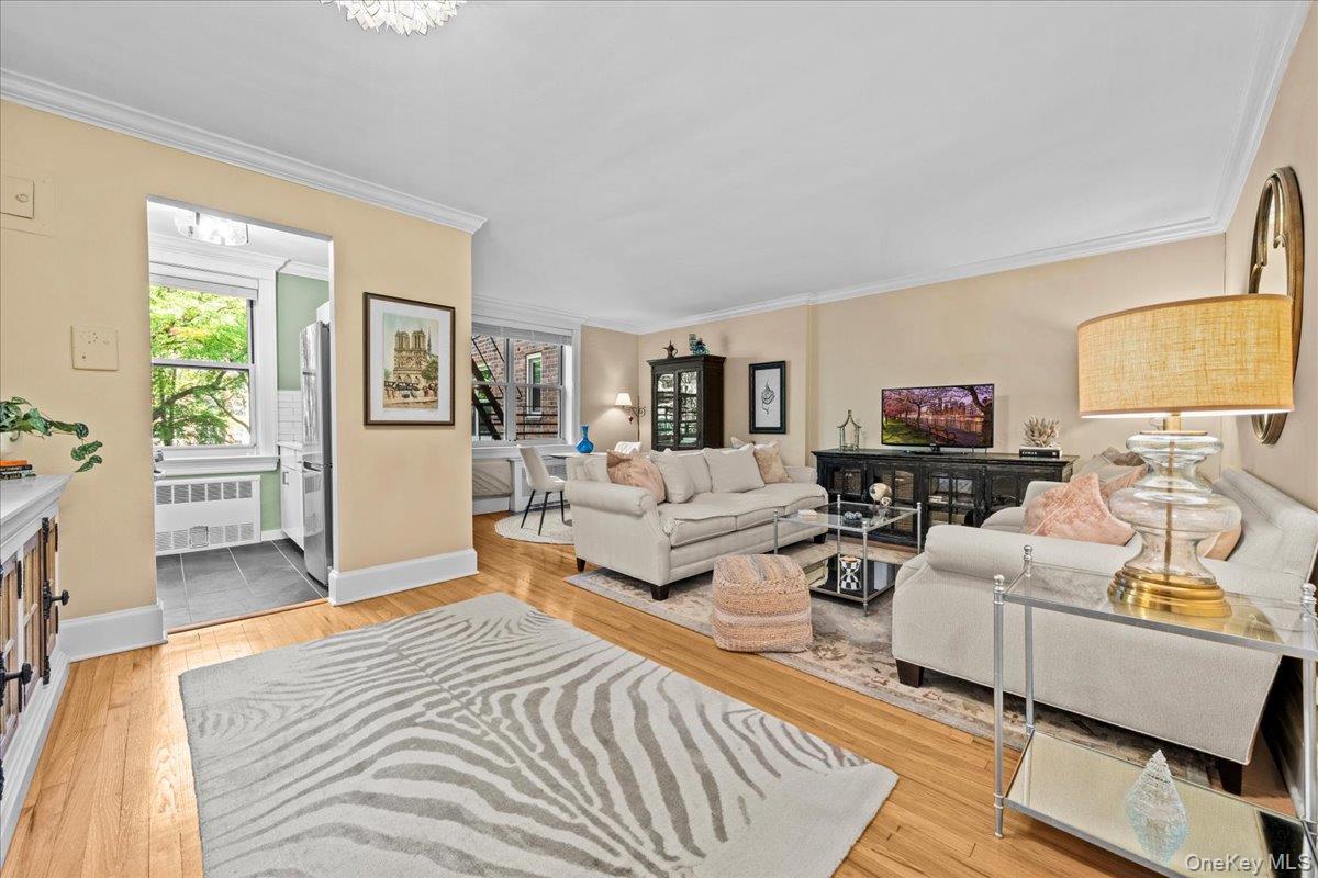 629 Kappock St Unit 4G