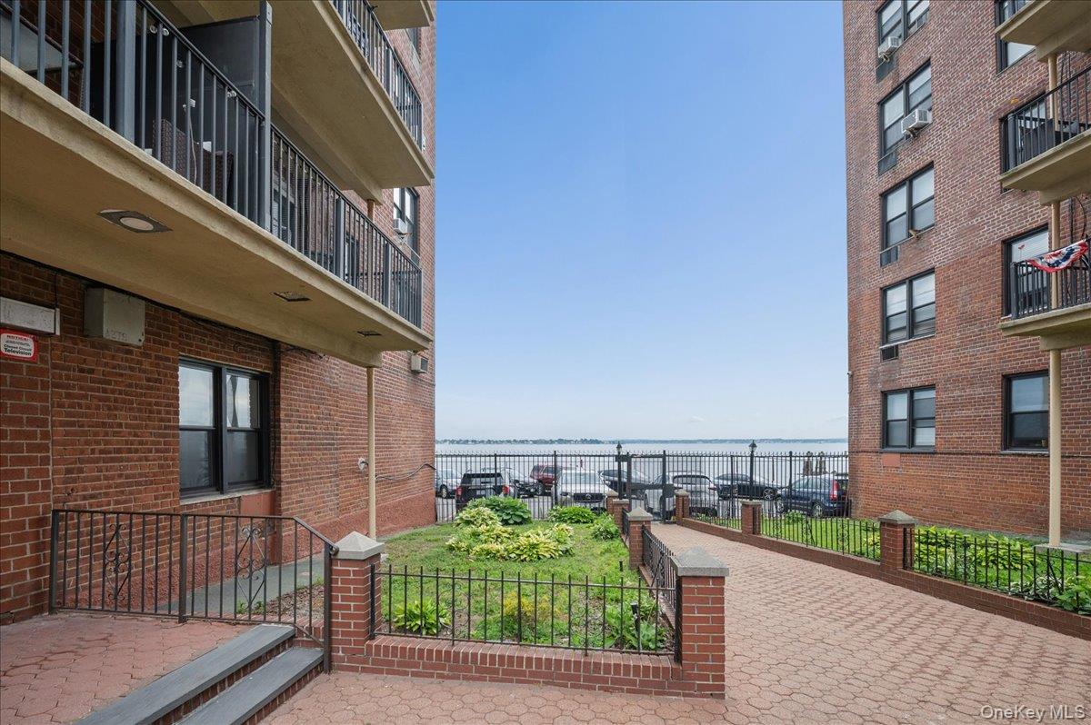 1130 Stadium Ave Unit 1J