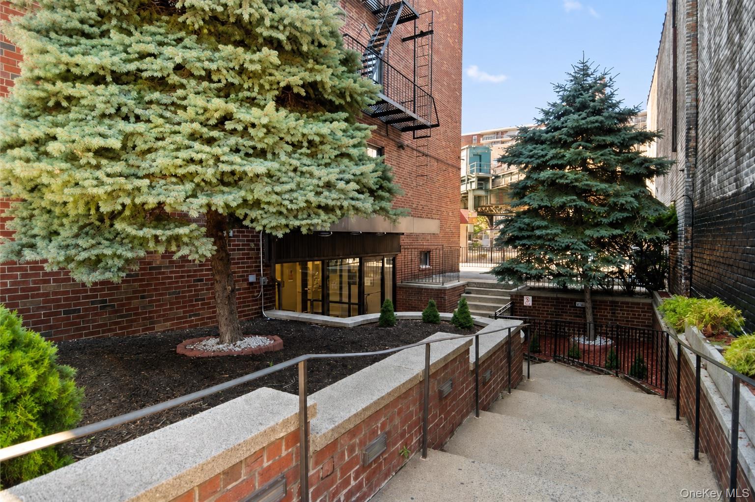 1725 Edison Ave Unit 5D