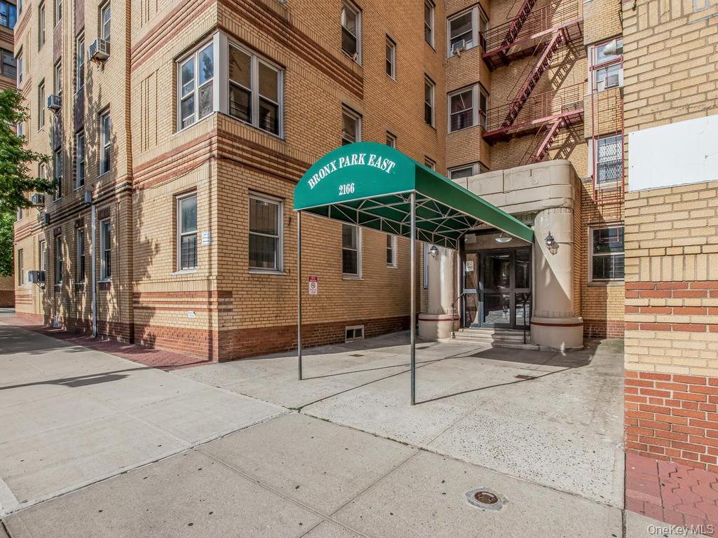 2166 Bronx Park E Unit 6D