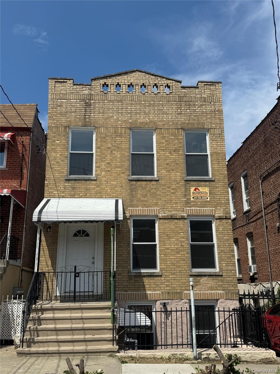 3041 Paulding Ave