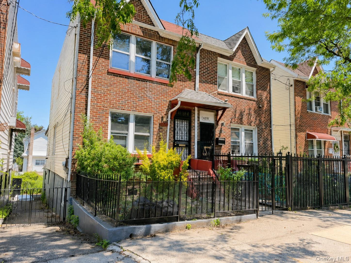 4220 Boyd Ave