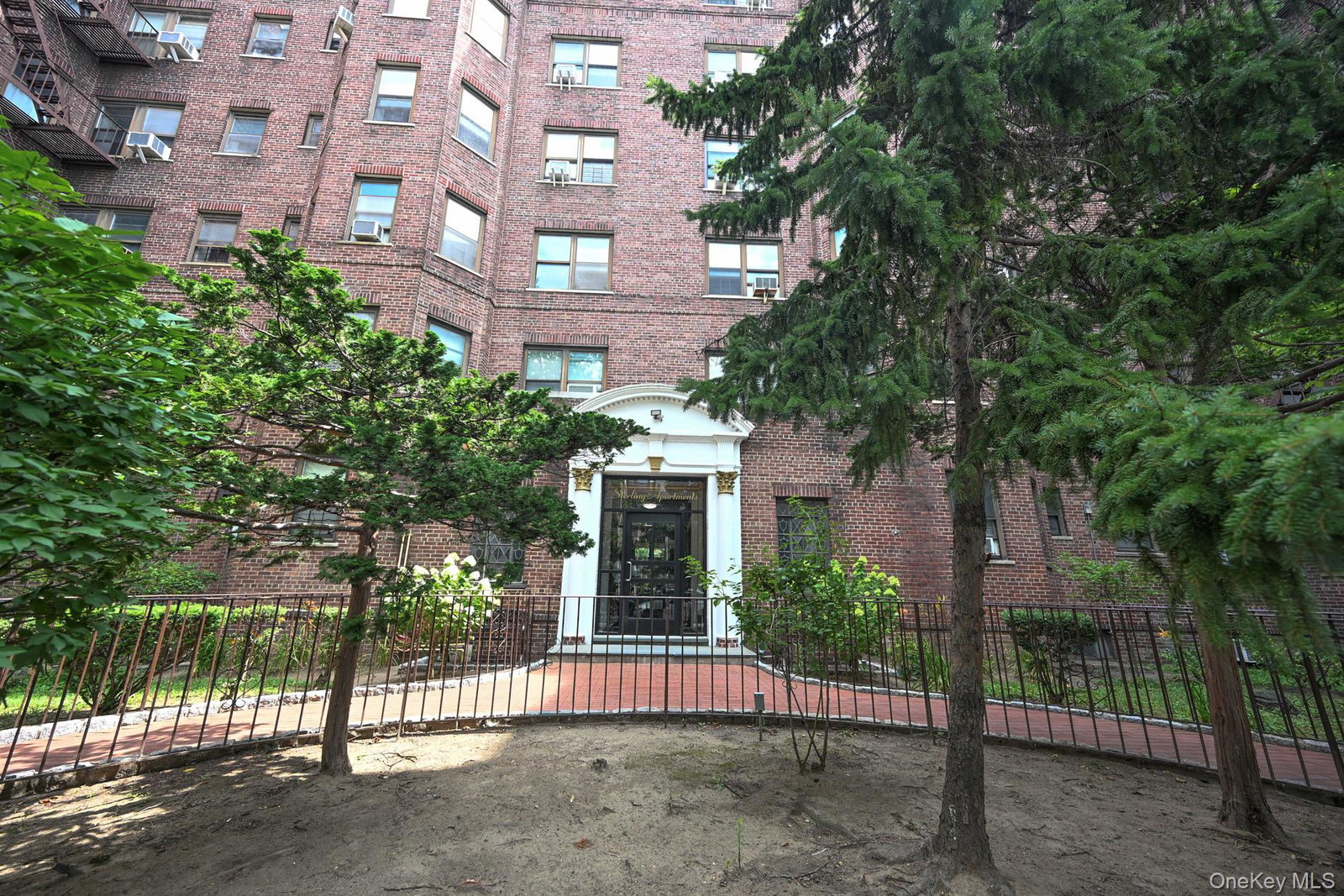 6141 Saunders St Unit B25