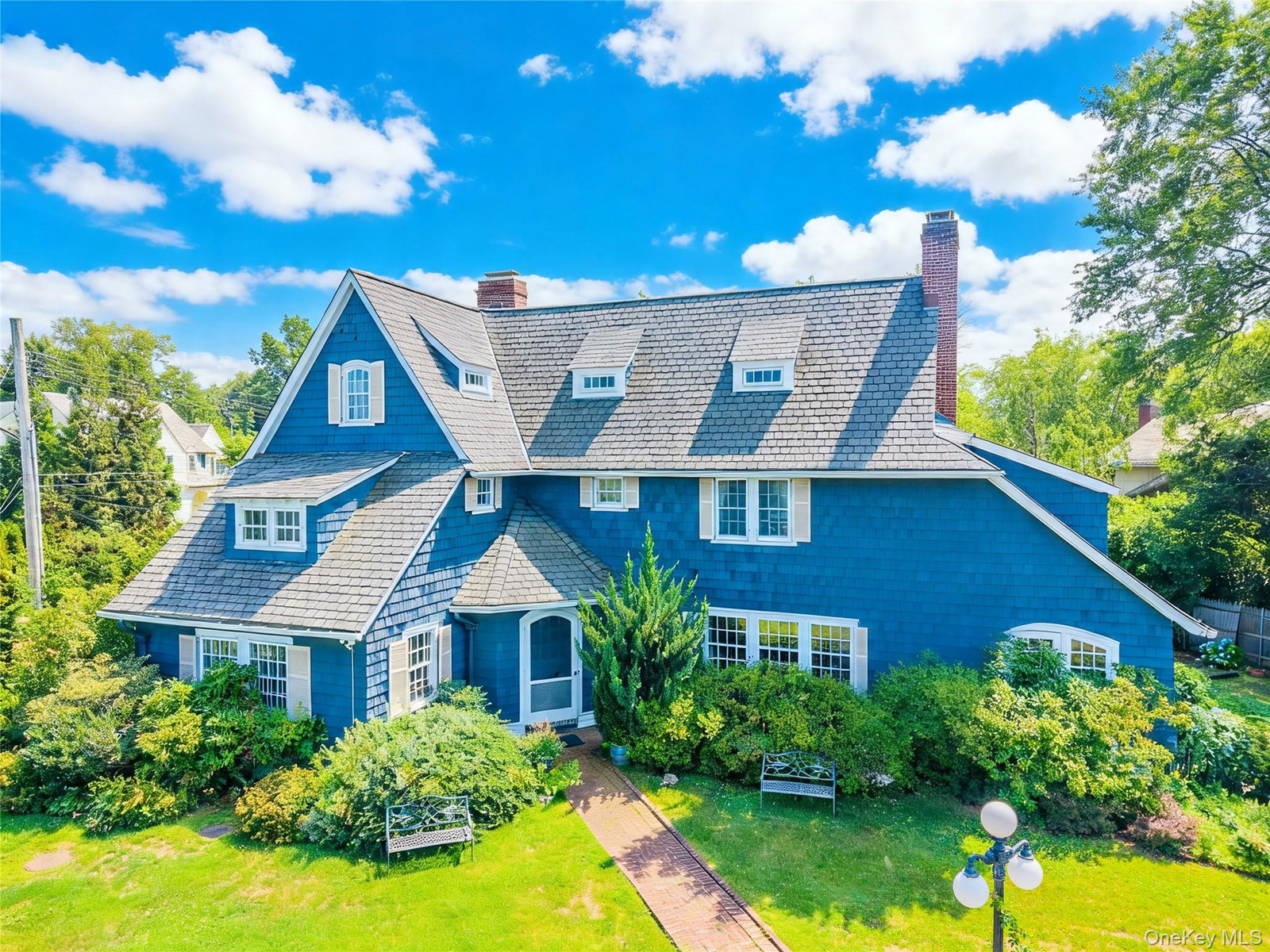 1120 Shore Rd