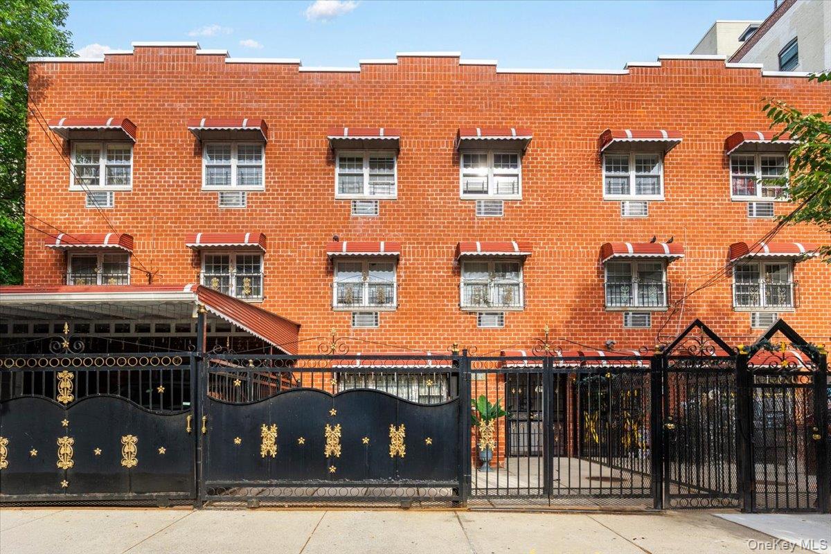 1054 Cauldwell Ave