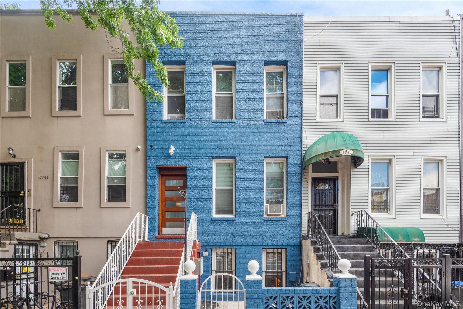 1241 Putnam Ave