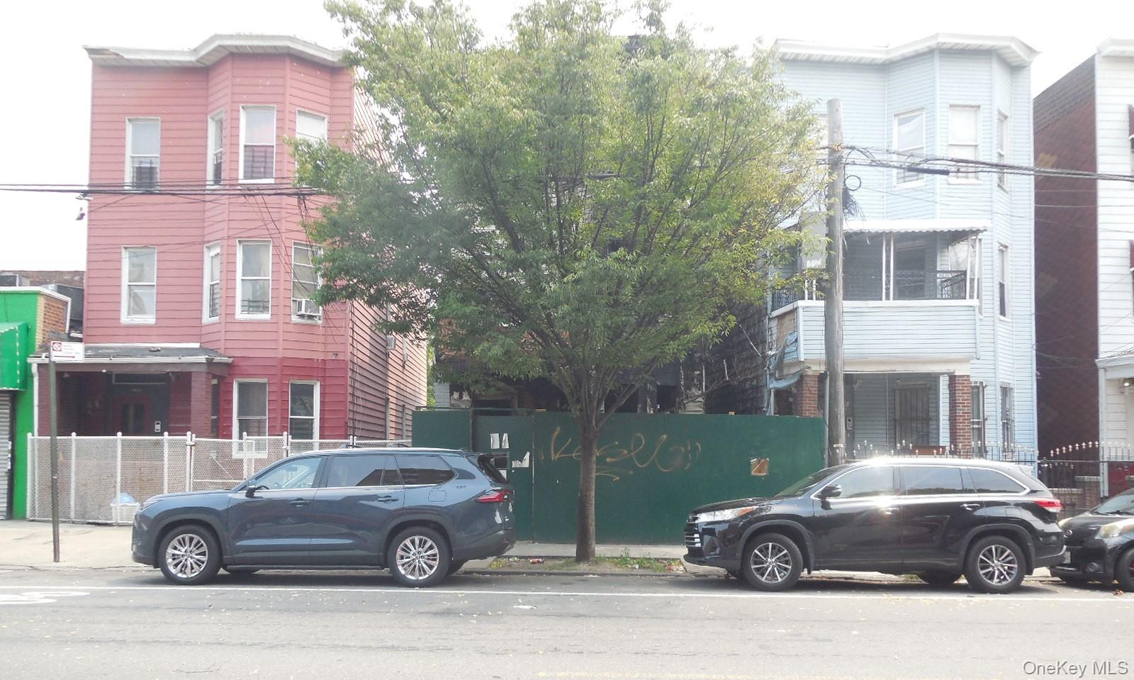 2166 Crotona Ave