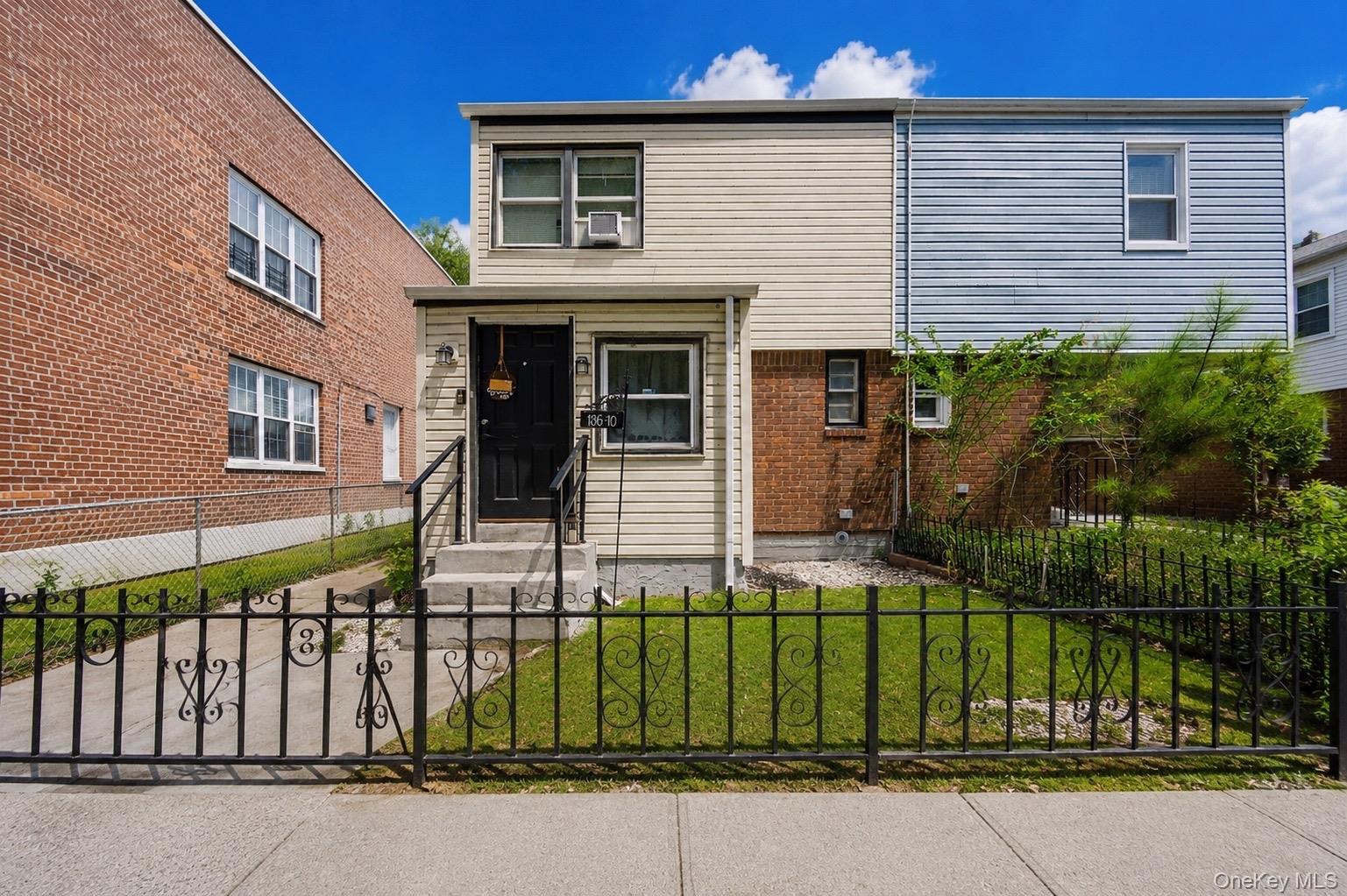 13610 222nd St