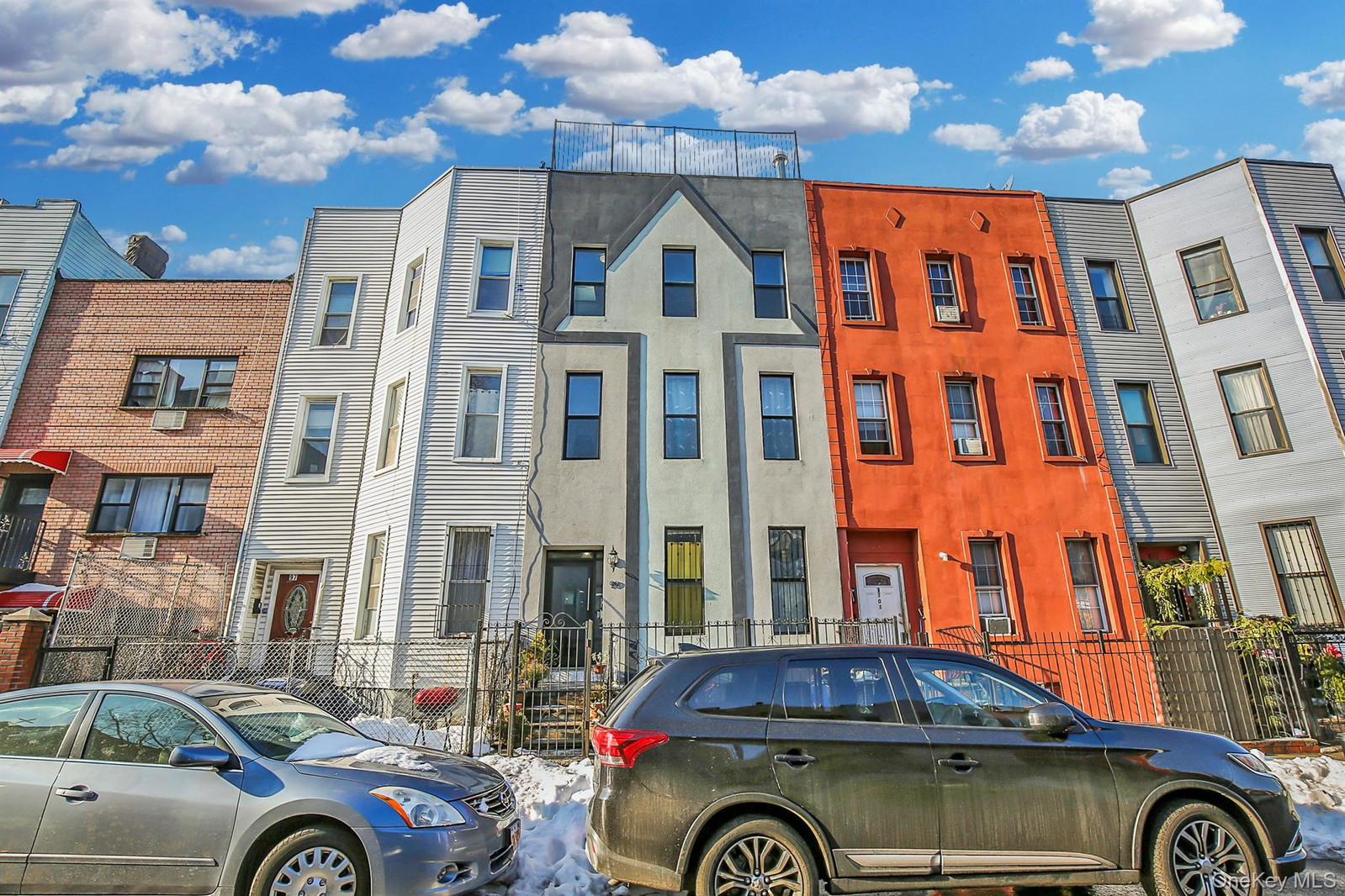 99 Eldert St
