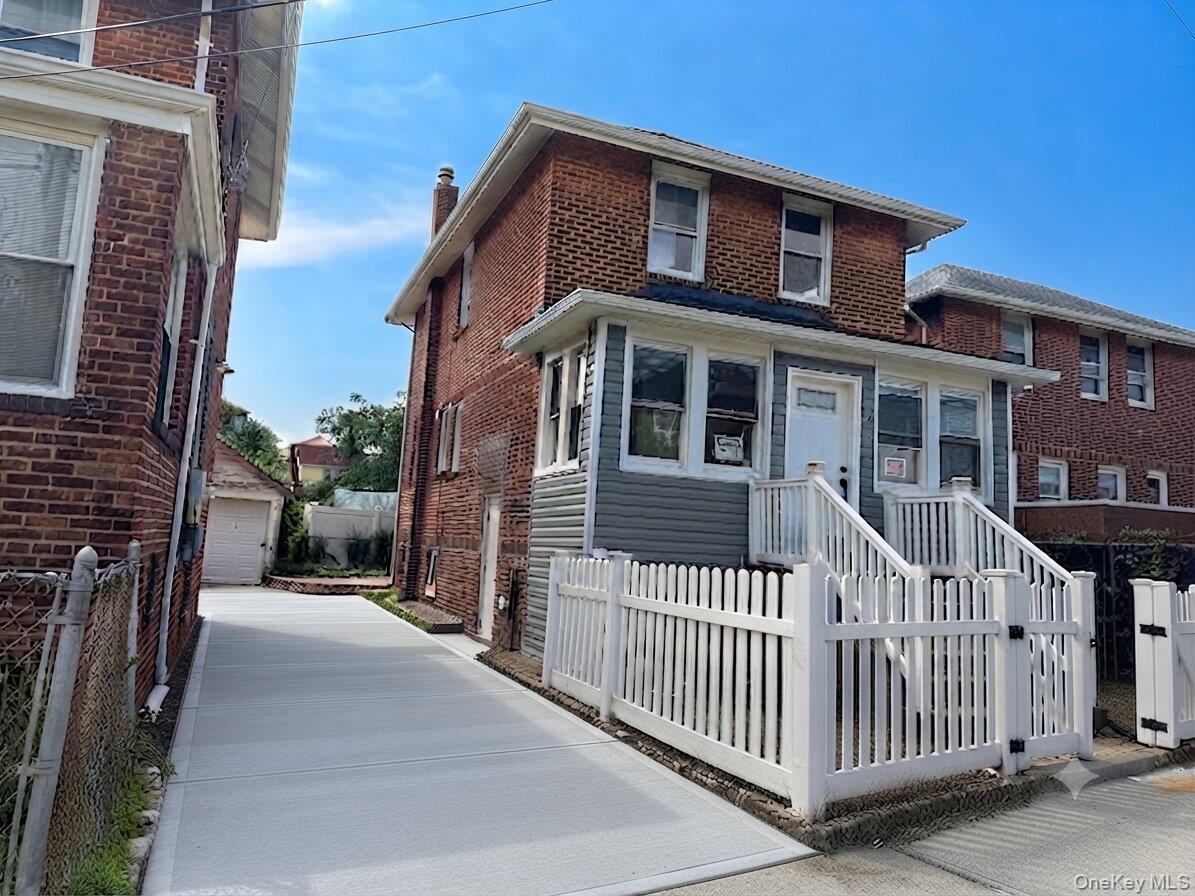 2431 Deerfield Rd