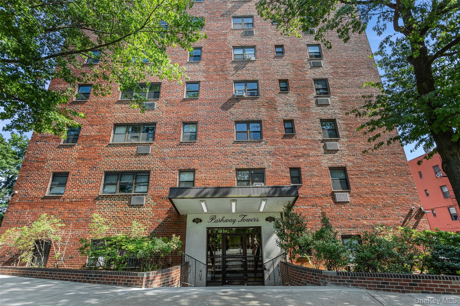 1910 Pelham Pkwy S Unit 5C