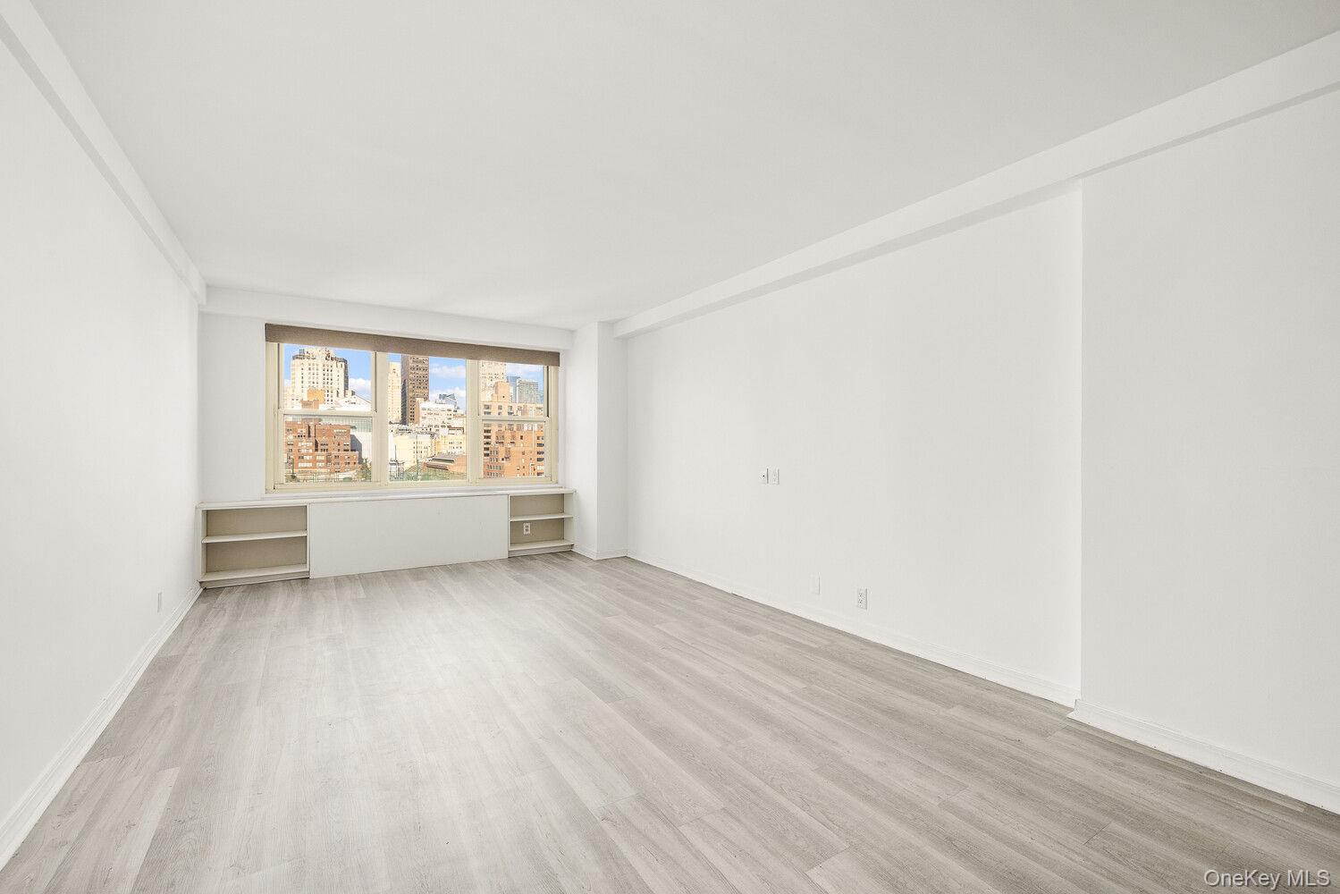 305 E 24th Street Unit 19T
