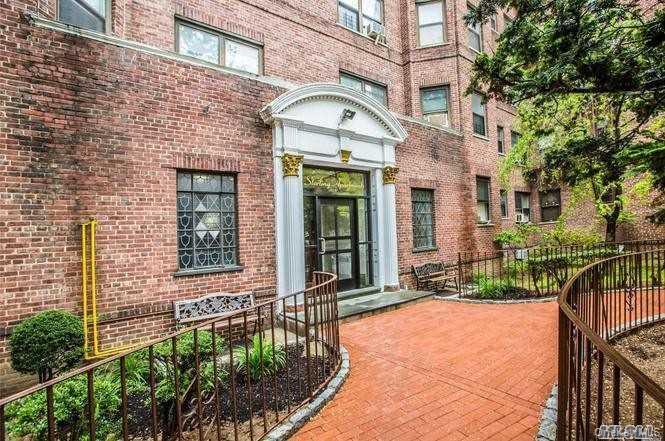 6141 Saunders St Unit B57