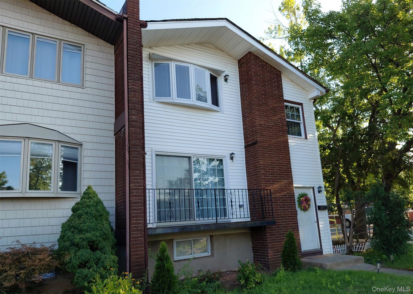 271 Leverett Ave