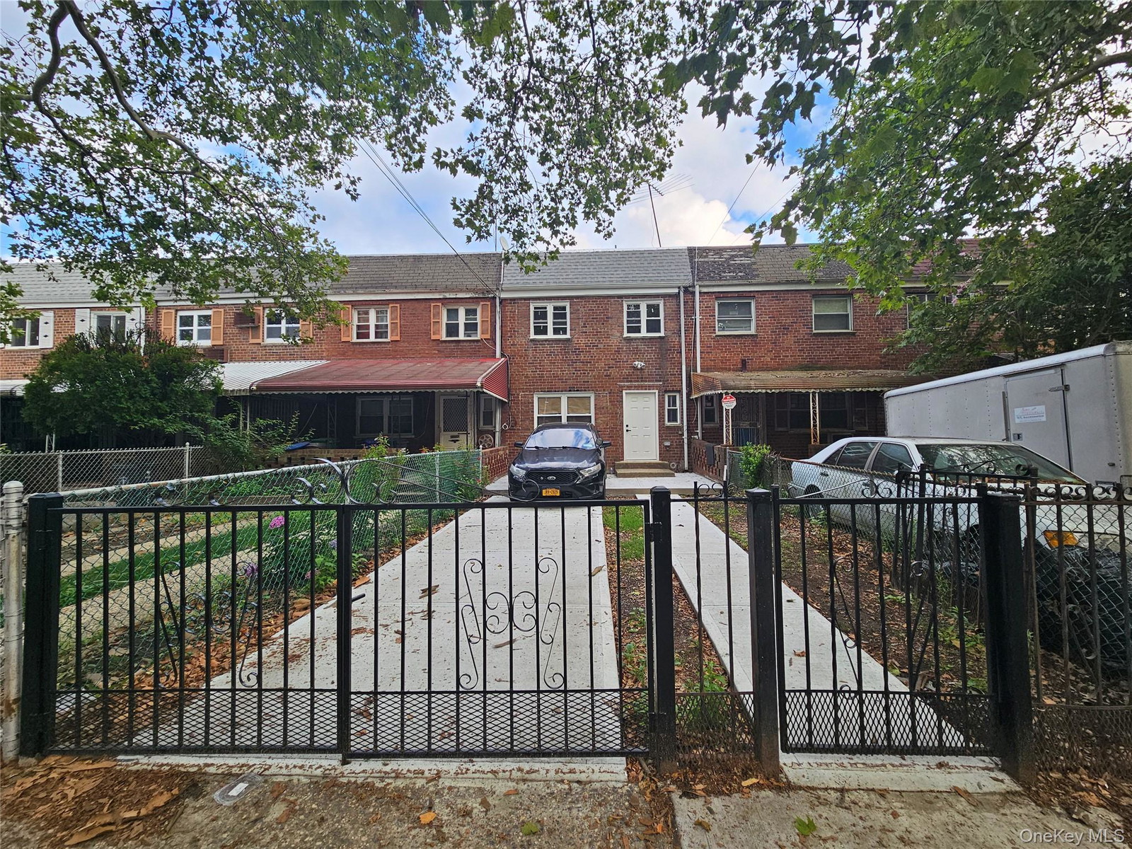 322 Wortman Ave