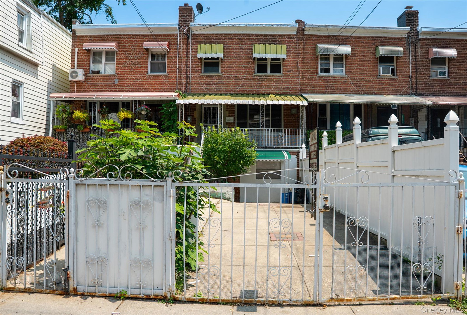 3830 Barnes Ave