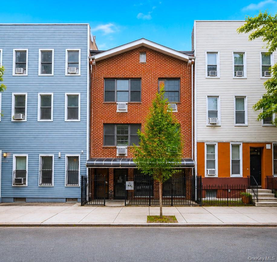 1140 Willoughby Ave