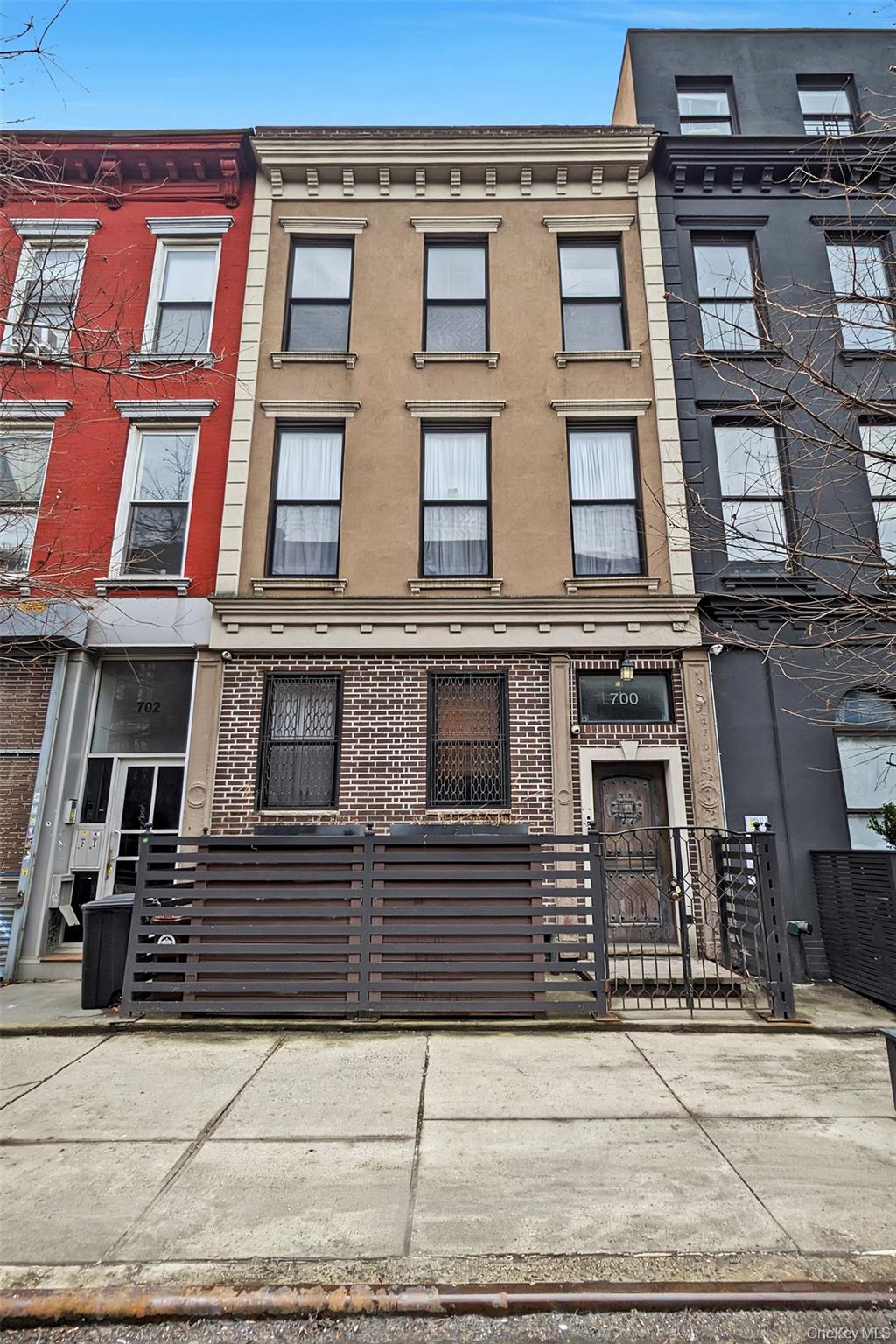 700 Dekalb Ave