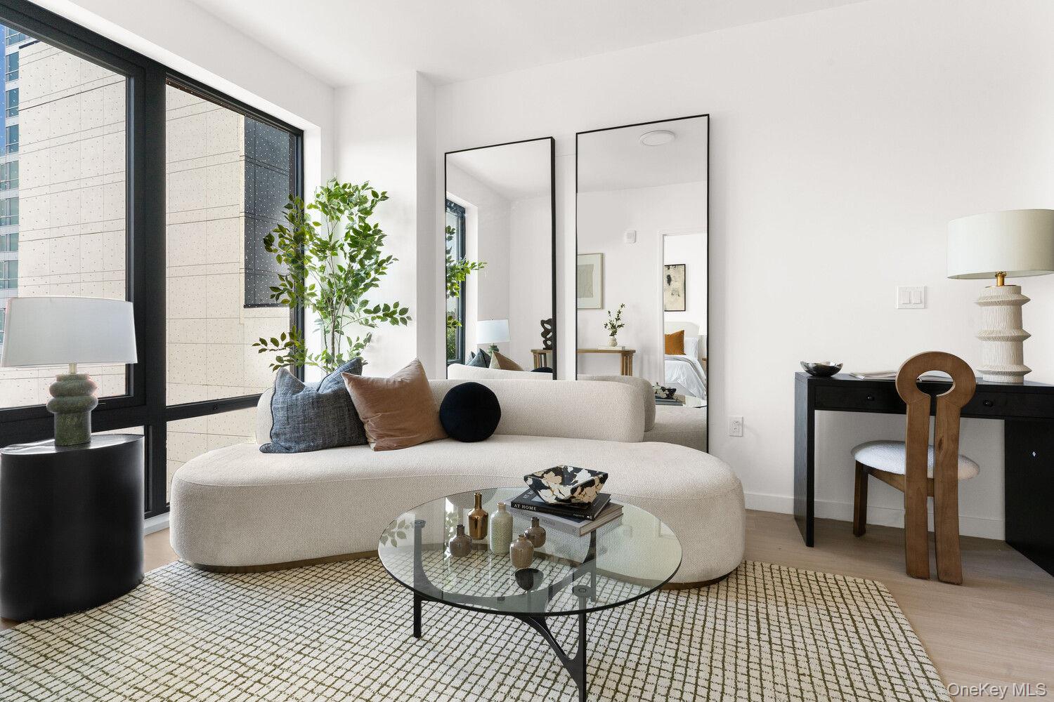 125 Chrystie Street Unit 905