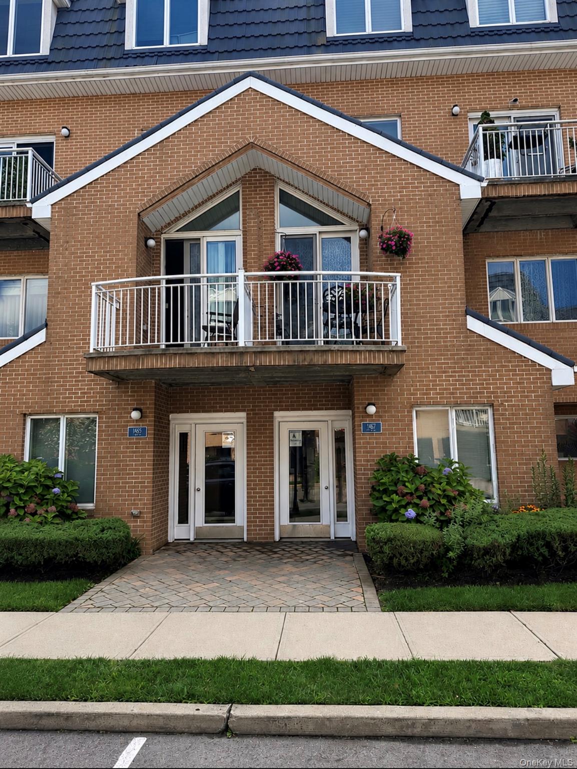 1467 Royce St Unit 3L